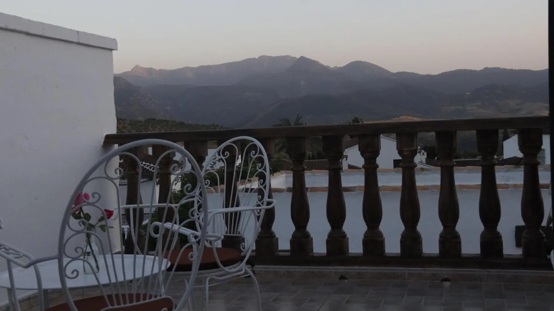 La Gueena Vida Algodonales Bed & Breakfast